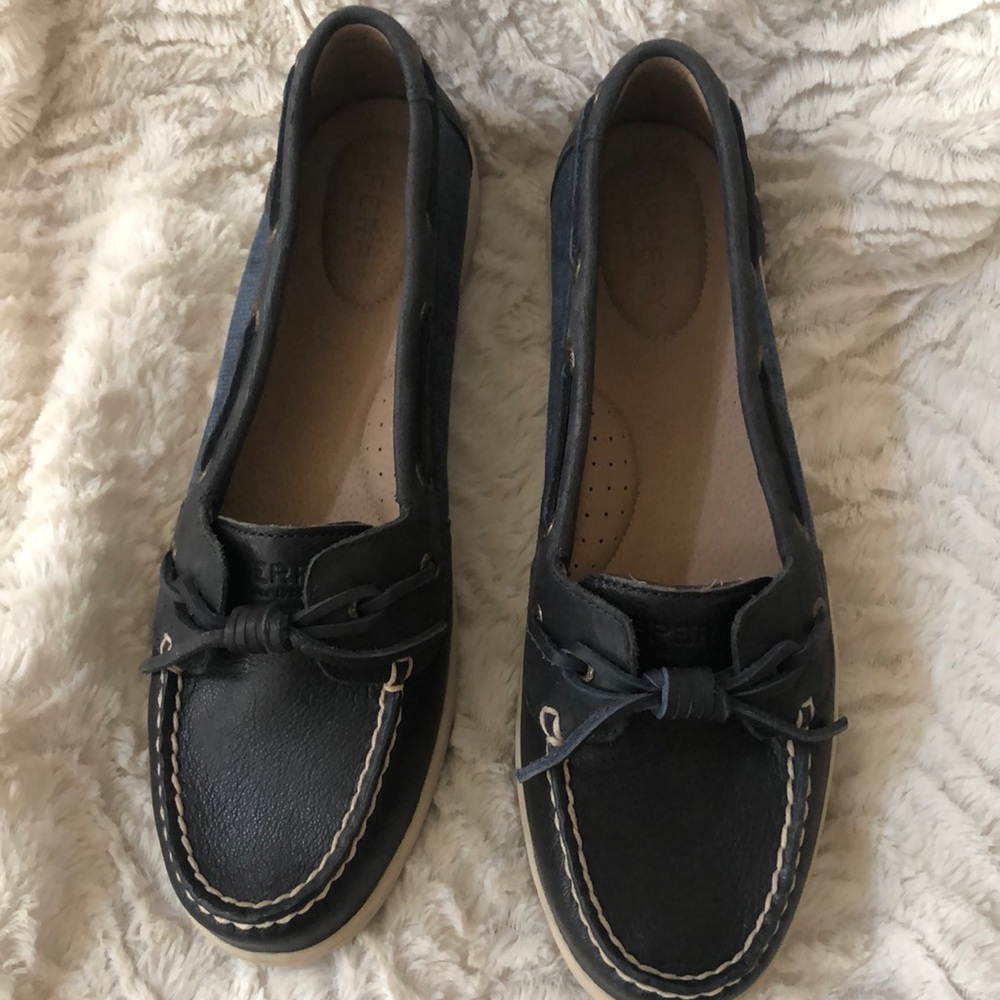 Women Sperry shoes
